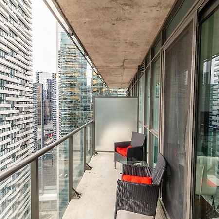 Gorgeous 1Br W/Parking Across The Scotiabank Arena Leilighet Toronto Eksteriør bilde