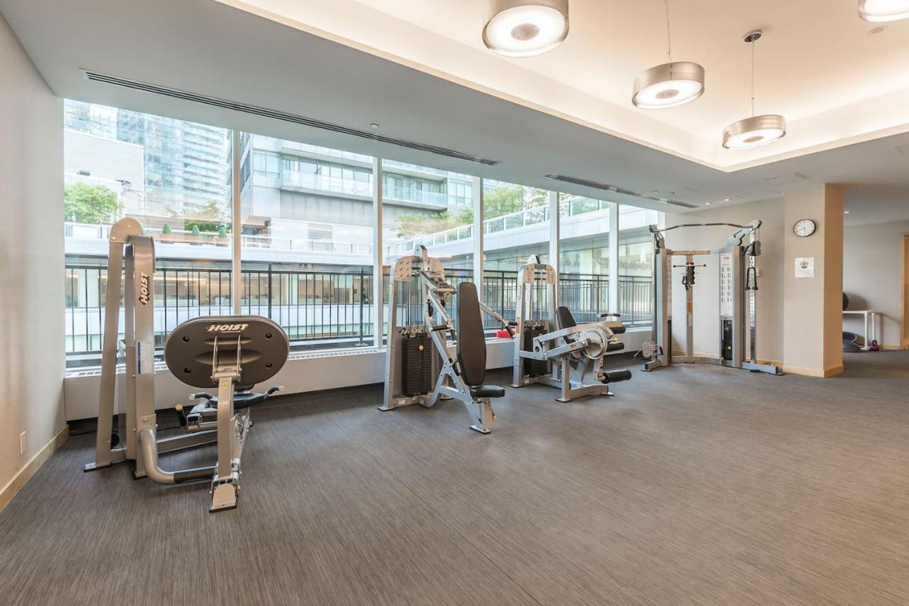 Gorgeous 1Br W/Parking Across The Scotiabank Arena Leilighet Toronto Eksteriør bilde