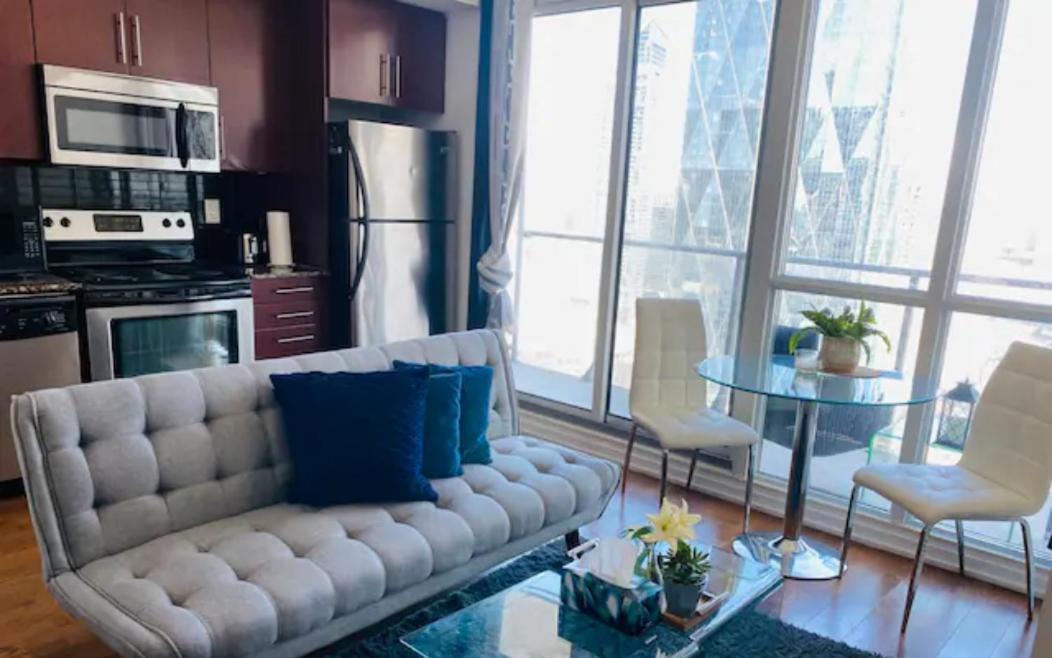 Gorgeous 1Br W/Parking Across The Scotiabank Arena Leilighet Toronto Eksteriør bilde