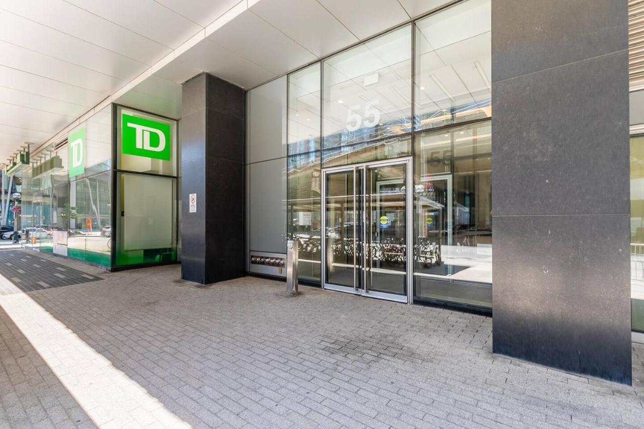 Gorgeous 1Br W/Parking Across The Scotiabank Arena Leilighet Toronto Eksteriør bilde