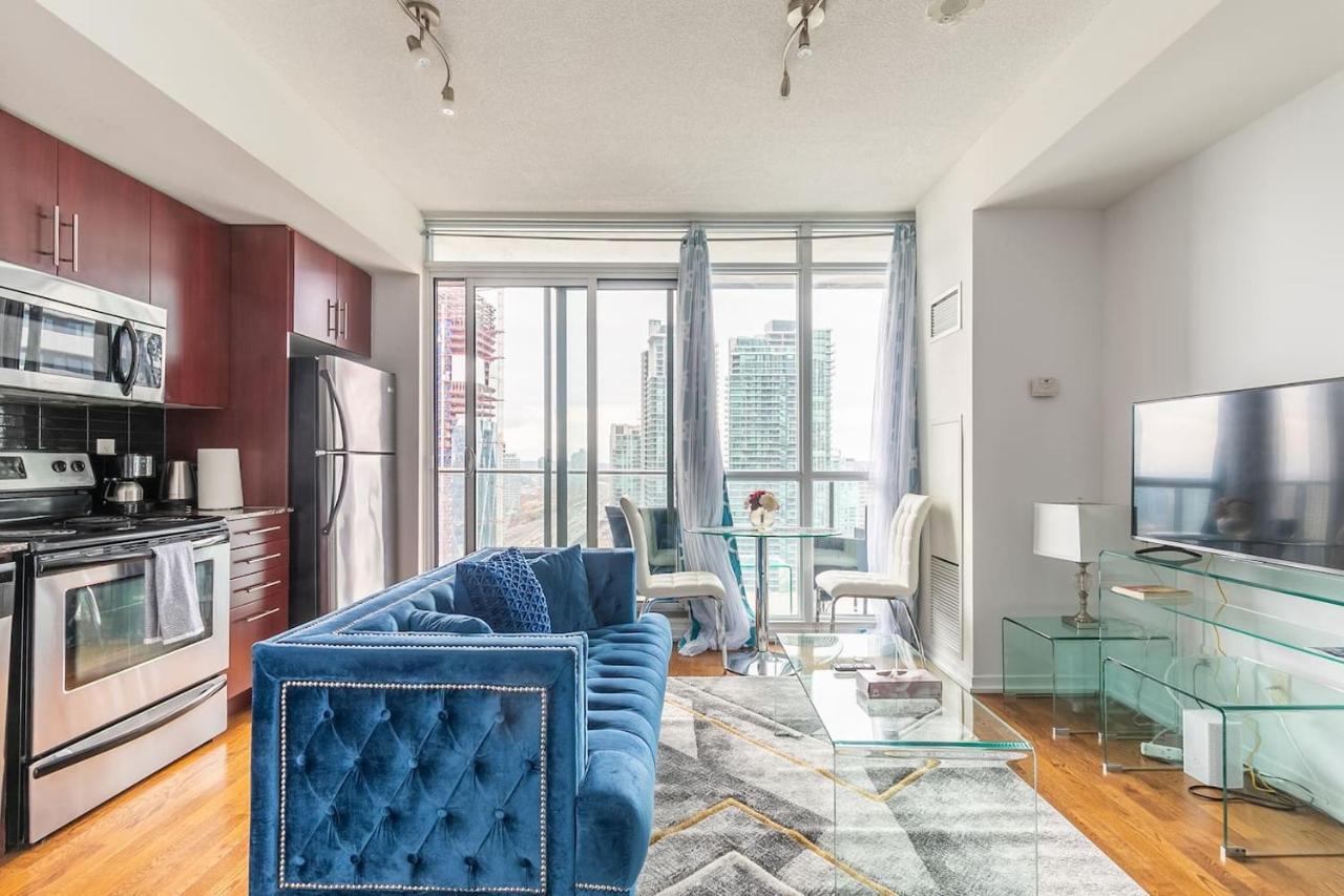 Gorgeous 1Br W/Parking Across The Scotiabank Arena Leilighet Toronto Eksteriør bilde