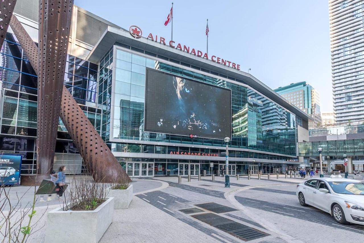 Gorgeous 1Br W/Parking Across The Scotiabank Arena Leilighet Toronto Eksteriør bilde