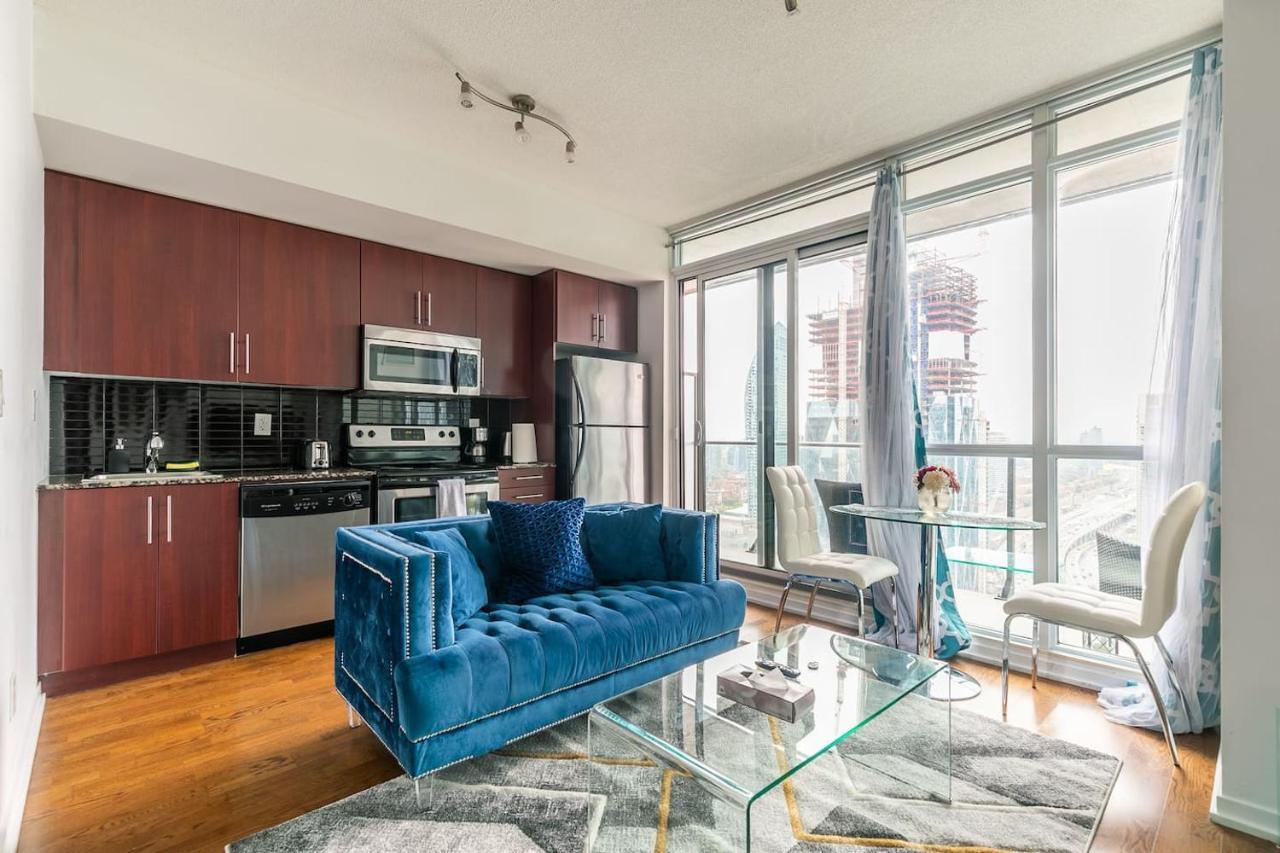 Gorgeous 1Br W/Parking Across The Scotiabank Arena Leilighet Toronto Eksteriør bilde